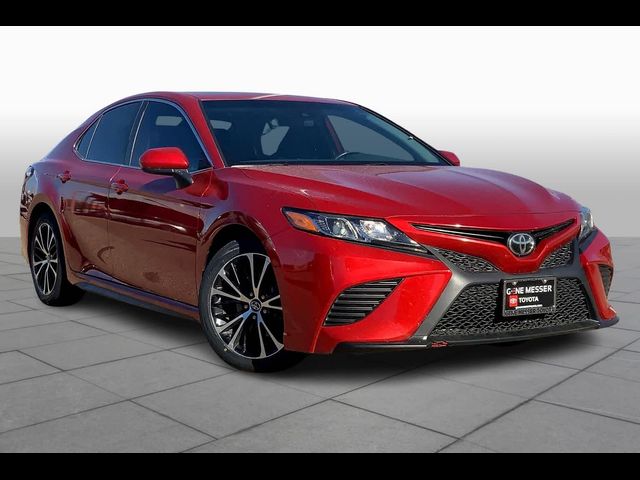 2020 Toyota Camry SE