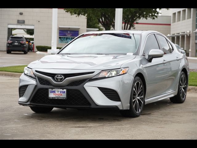 2020 Toyota Camry SE