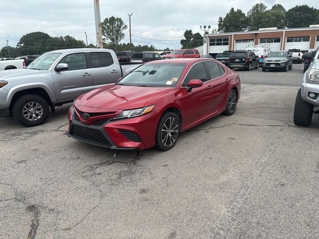 2020 Toyota Camry SE