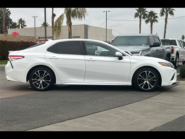 2020 Toyota Camry SE