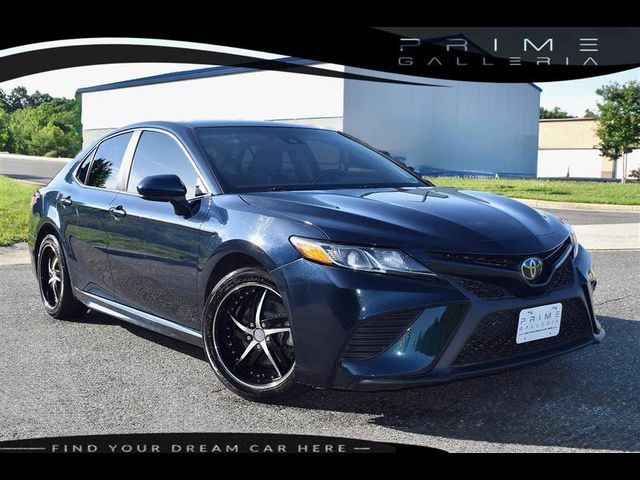 2020 Toyota Camry SE