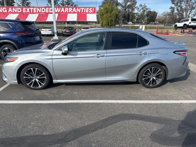 2020 Toyota Camry SE