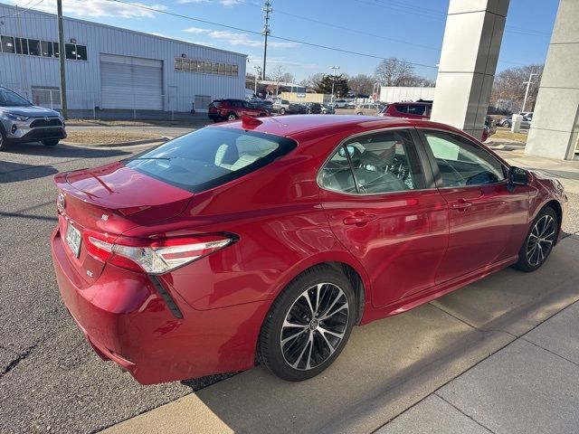 2020 Toyota Camry SE