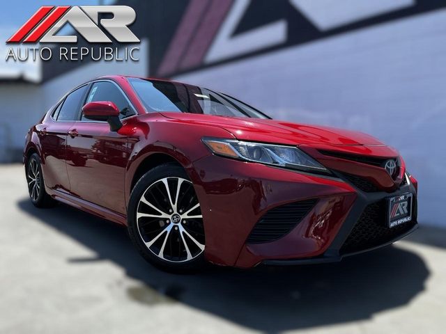 2020 Toyota Camry SE