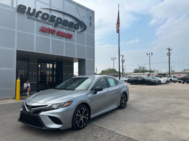 2020 Toyota Camry SE