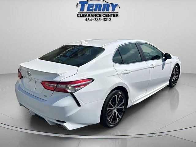 2020 Toyota Camry SE