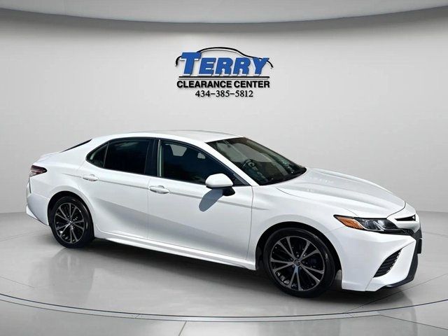 2020 Toyota Camry SE