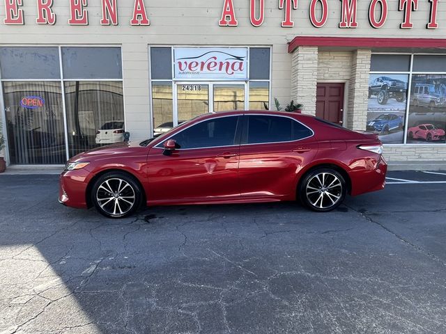 2020 Toyota Camry SE