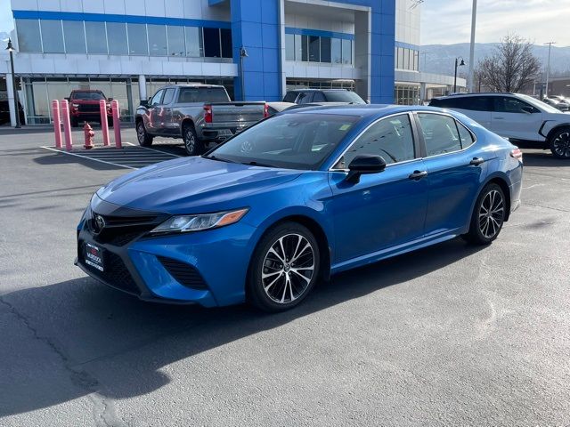 2020 Toyota Camry SE