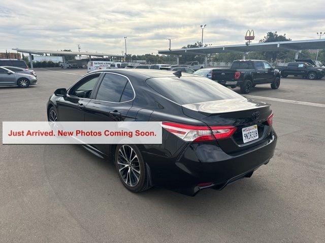 2020 Toyota Camry SE