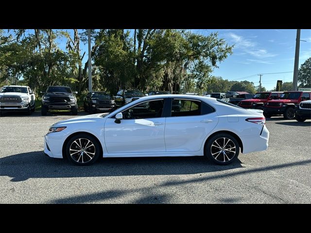 2020 Toyota Camry SE