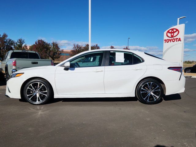 2020 Toyota Camry SE