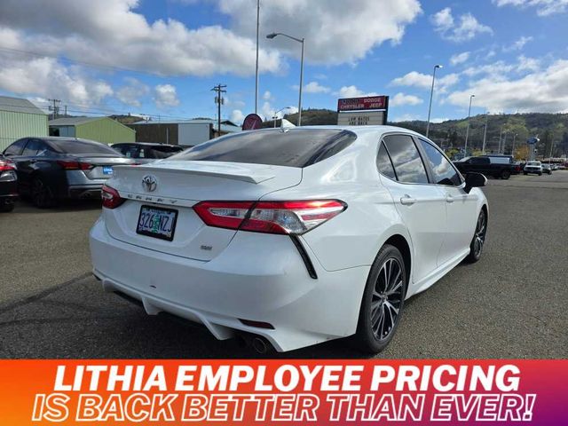 2020 Toyota Camry SE