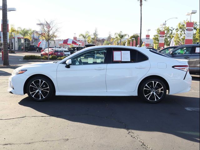 2020 Toyota Camry SE