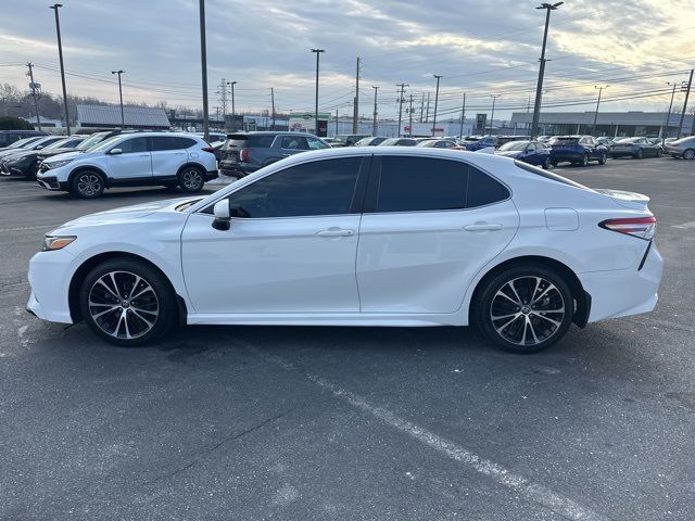 2020 Toyota Camry SE