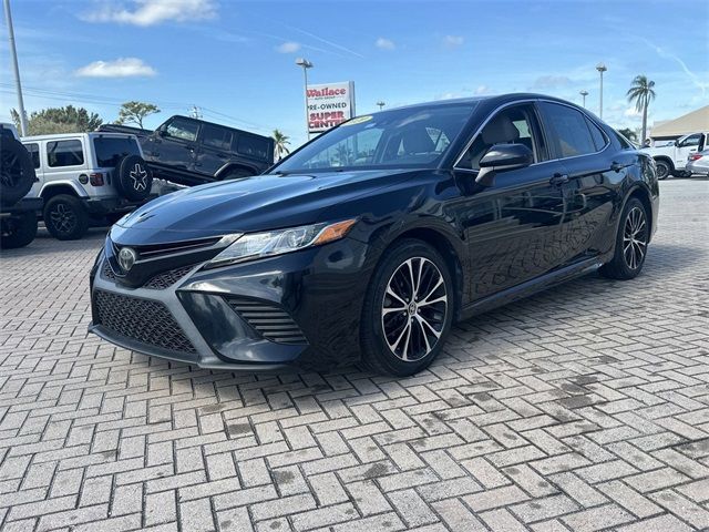 2020 Toyota Camry SE