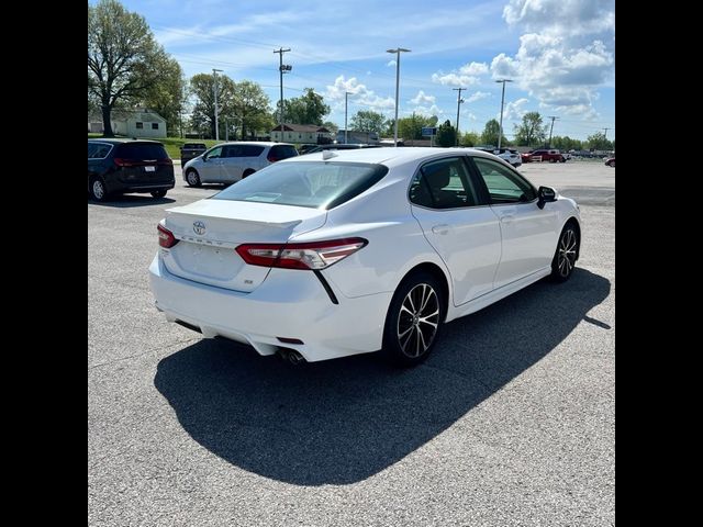 2020 Toyota Camry SE