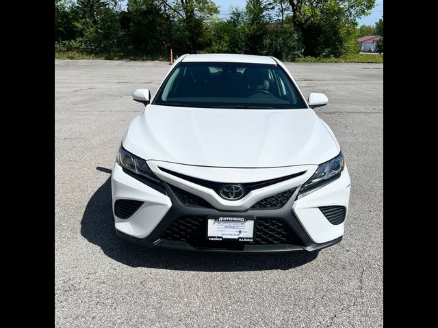 2020 Toyota Camry SE