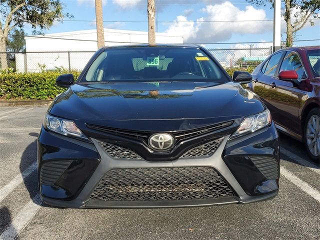 2020 Toyota Camry SE