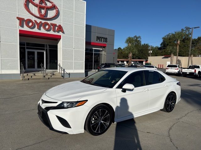 2020 Toyota Camry SE