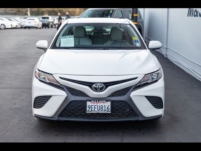2020 Toyota Camry SE