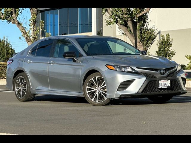 2020 Toyota Camry SE