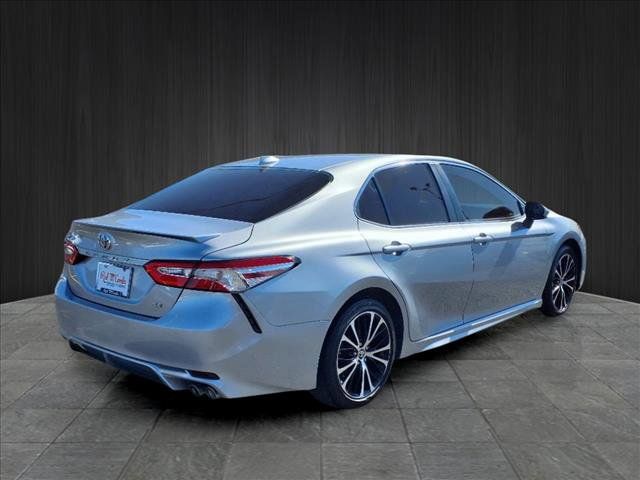 2020 Toyota Camry SE