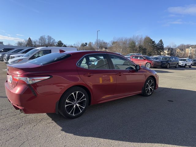 2020 Toyota Camry SE