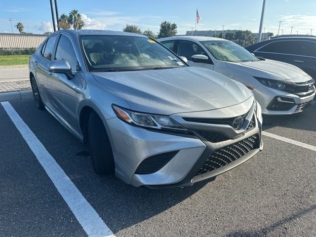 2020 Toyota Camry SE