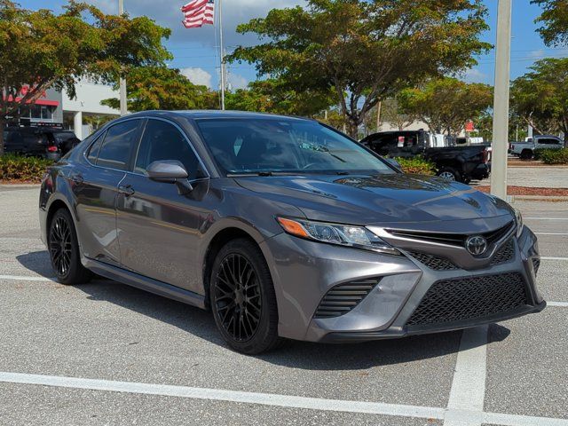 2020 Toyota Camry SE