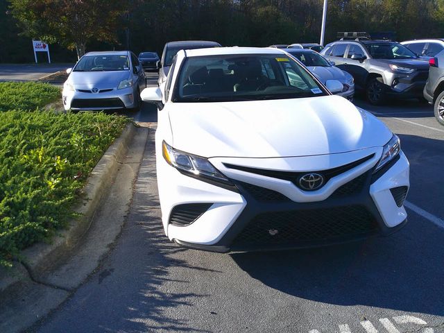 2020 Toyota Camry SE