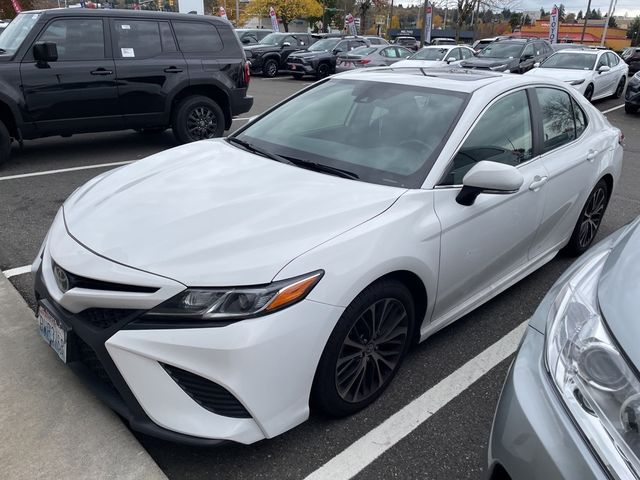 2020 Toyota Camry SE