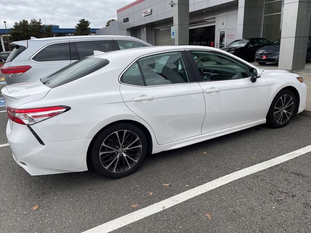 2020 Toyota Camry SE