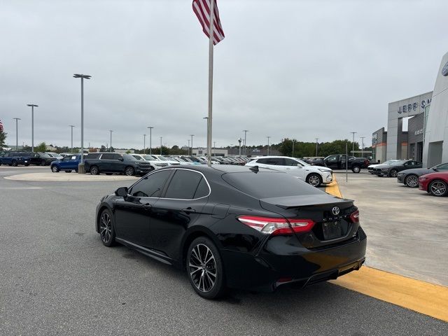 2020 Toyota Camry SE