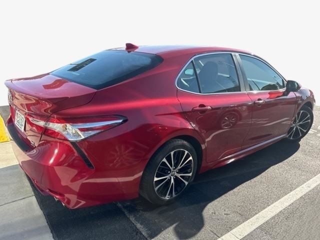 2020 Toyota Camry SE