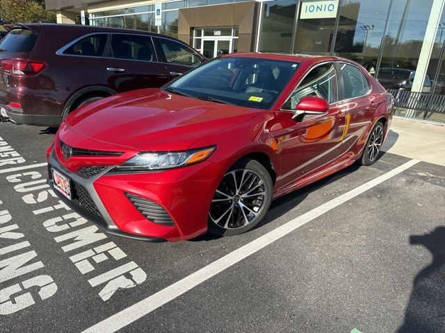 2020 Toyota Camry SE