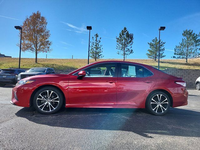 2020 Toyota Camry SE