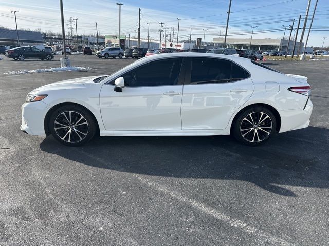 2020 Toyota Camry SE