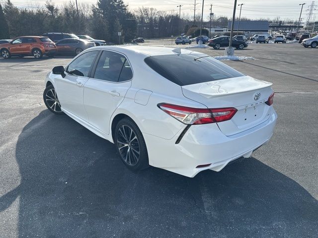 2020 Toyota Camry SE