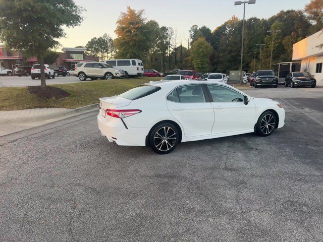 2020 Toyota Camry SE