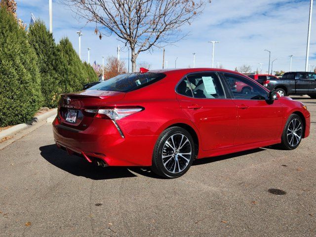 2020 Toyota Camry SE