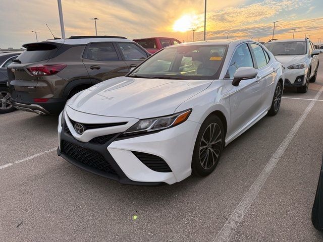 2020 Toyota Camry SE