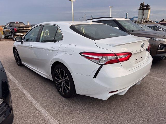 2020 Toyota Camry SE