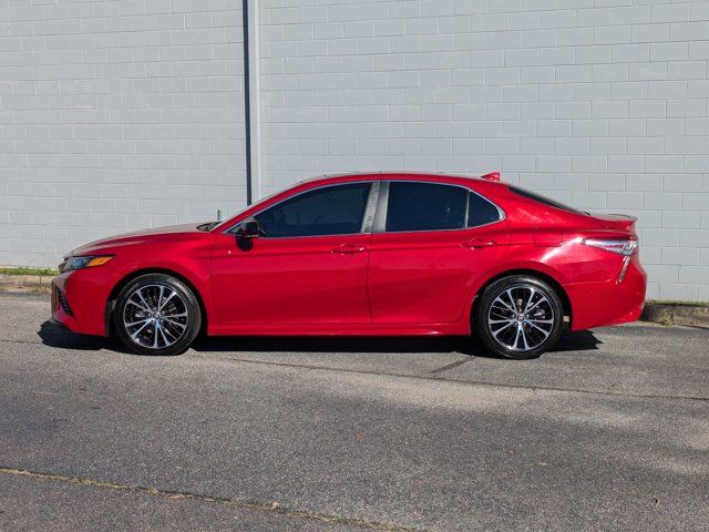 2020 Toyota Camry SE