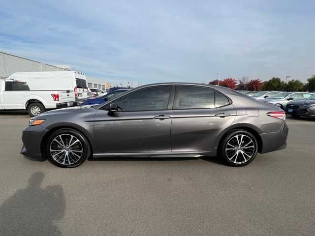 2020 Toyota Camry SE