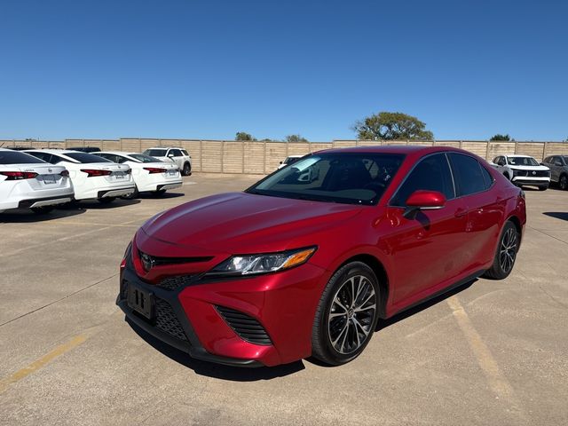 2020 Toyota Camry SE