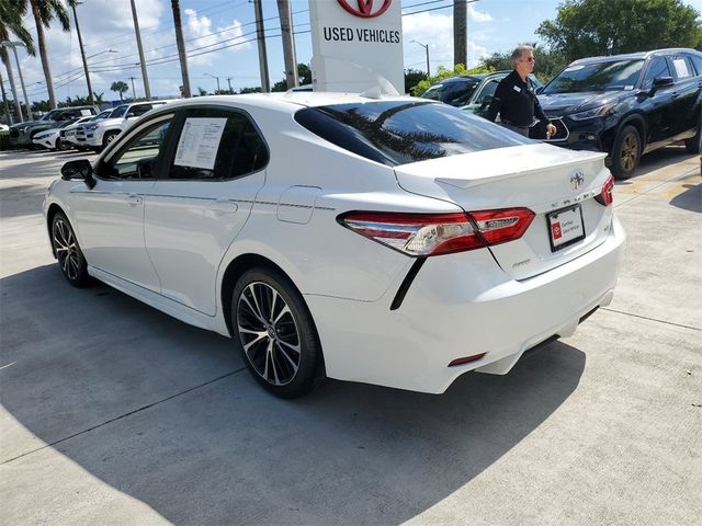 2020 Toyota Camry SE