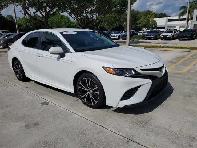 2020 Toyota Camry SE