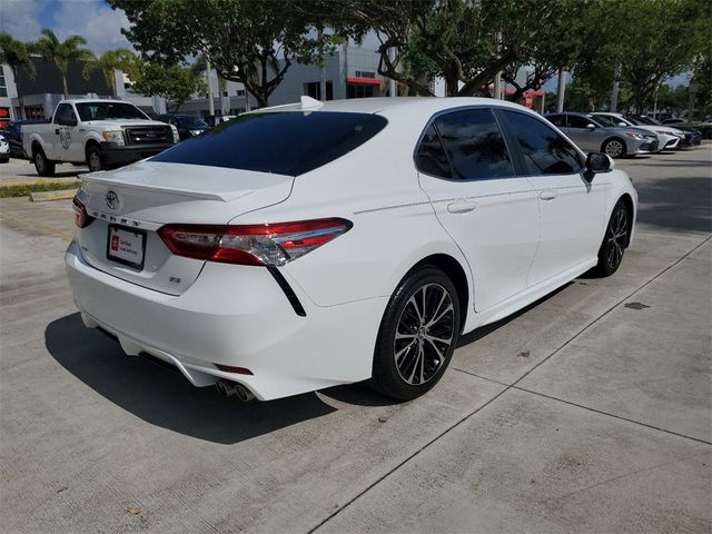 2020 Toyota Camry SE