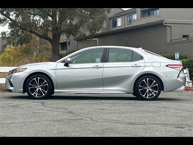 2020 Toyota Camry SE